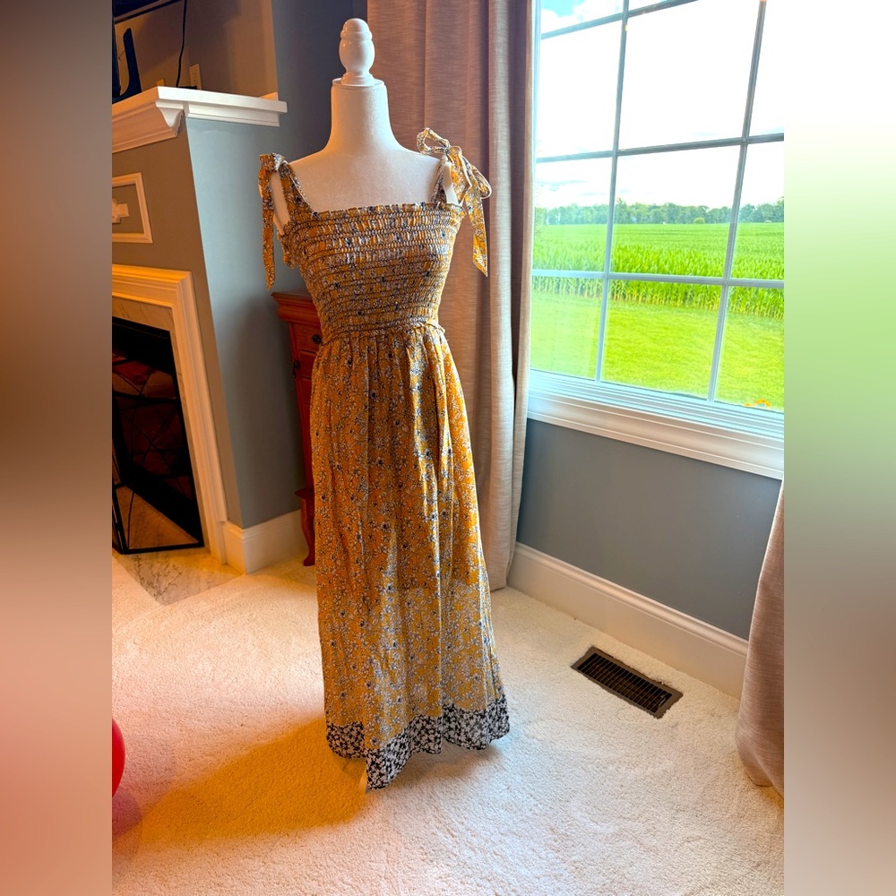 EUC Max Studio maxi dress, size Small